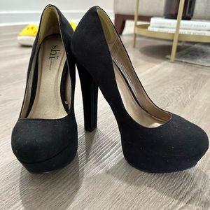 SHI By Journey Black Suede Heels